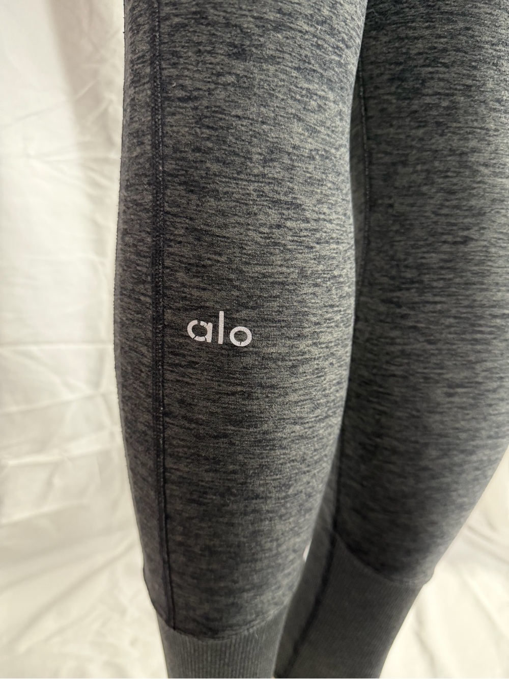 Alo Yoga High Waist Alosoft Lounge Legging 
Size  m
Color gray - Picture 5 of 6